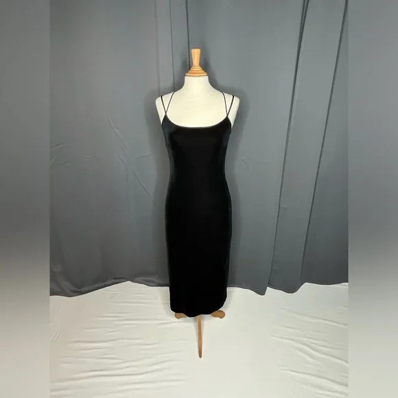 Anne Taylor Classic Little Velvet Cross Spaghetti Strap
Little Black Dress (LBD) - Picture 1 of 16